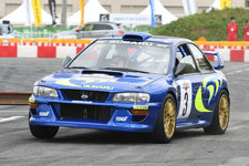 スバル60周年を祝ってホンモノのラリーカーなど貴重なスバルが大 スバル60周年を祝ってホンモノのラリーカーなど貴重なスバルが大