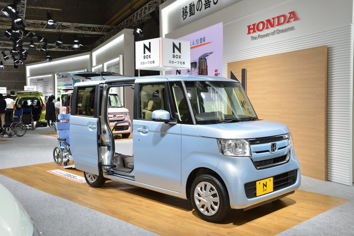 ホンダ N Boxに新しく追加された スロープ仕様 は 第3のn Box だ バリアフリー18展 2 2 話題を先取り 新型車解説18 Mota