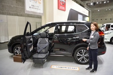 日産 エクストレイル 助手席スライドアップシート