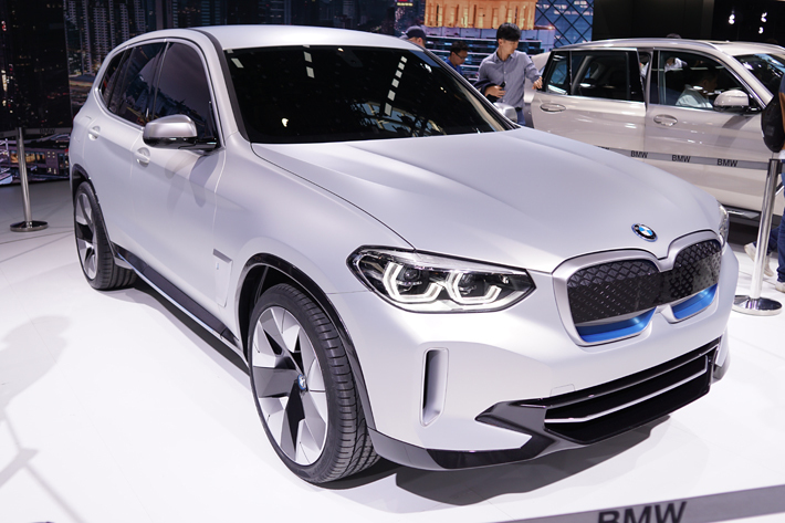 BMW iX3