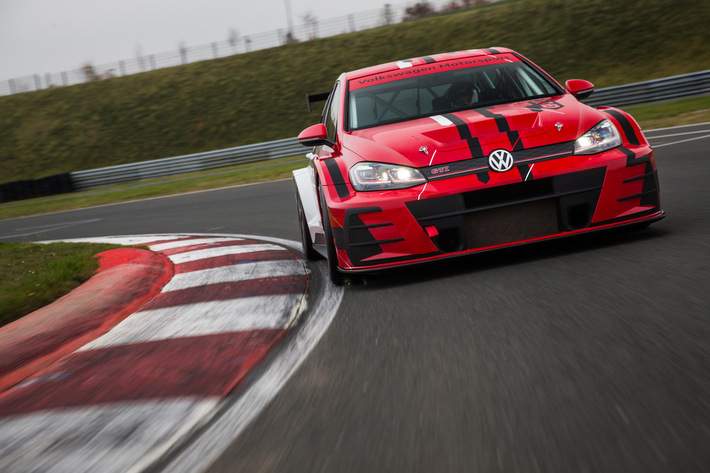 VW ゴルフGTI TCR