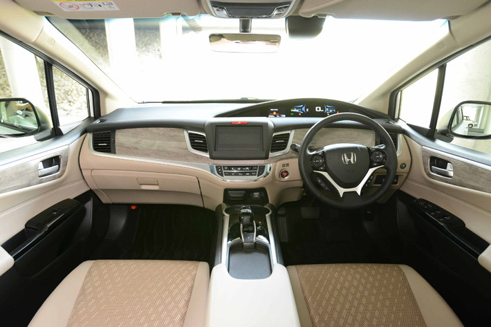 ホンダ ジェイド ハイブリッド X ホンダセンシング／2018年5月マイナーチェンジモデル