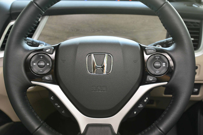 ホンダ ジェイド ハイブリッド X ホンダセンシング／2018年5月マイナーチェンジモデル