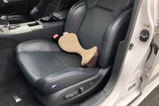 人気の車用クッションおすすめランキング シート用クッションでドライブをさらに快適に 初心者必見 編集部が語る自動車購入ノウハウ Mota 人気の車用クッションおすすめランキング シート用クッションでドライブをさらに快適に 初心者必見 編集部が語る自動車購入ノウハウ Mota