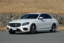 メルセデス・ベンツ E350eアバンギャルド スポーツ