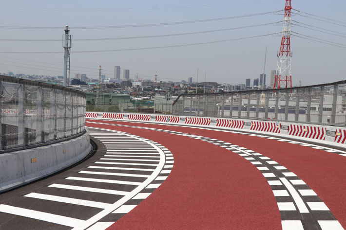 ［外環道・高谷(こうや)JCT付近：東関道・首都高湾岸線接続部］[2018年5月15日(火)／東京外かく環状道路(外環道：三郷南IC～高谷JCT間：2018年6月2日開通予定) 報道陣向け現場公開]