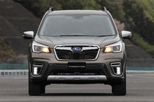 スバル 新型フォレスター