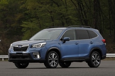 スバル 新型フォレスター