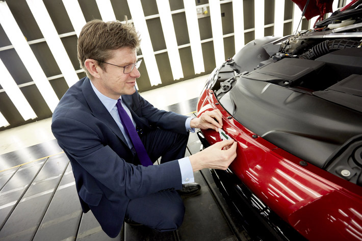 アストンマーティン、新型ヴァンテージの生産を開始