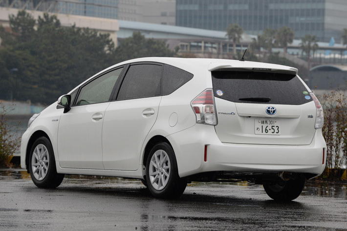 トヨタ プリウスα