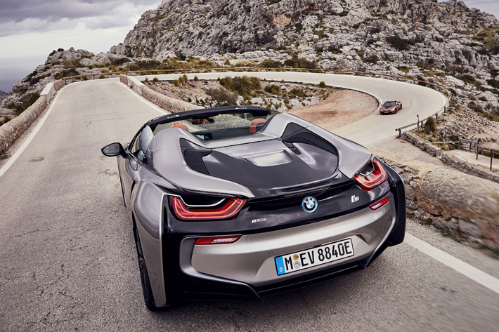 BMW i8ロードスター