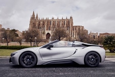 BMW i8ロードスター