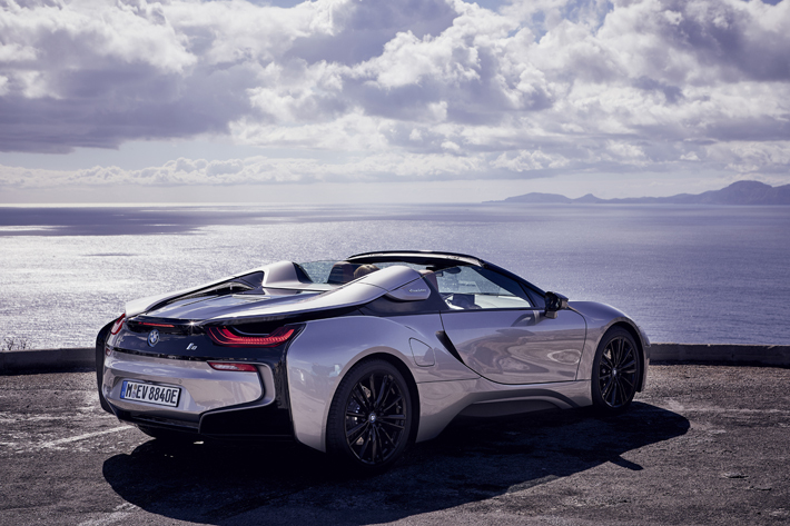 BMW i8ロードスター