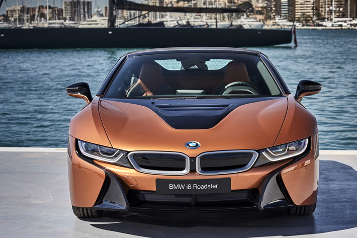 BMW i8ロードスター