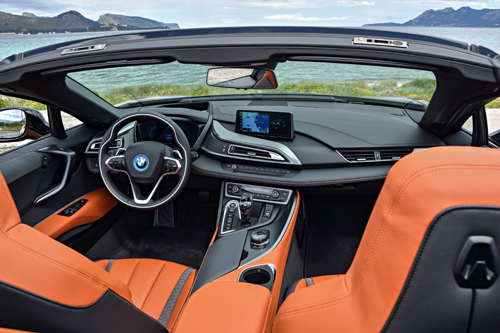 BMW i8ロードスター