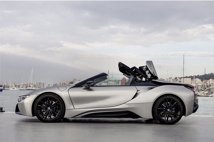 BMW i8ロードスター