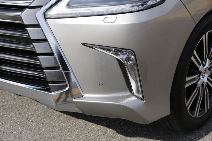 レクサス LX570（2列シート・5人乗り）