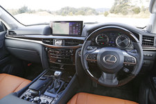 レクサス LX570（2列シート・5人乗り）