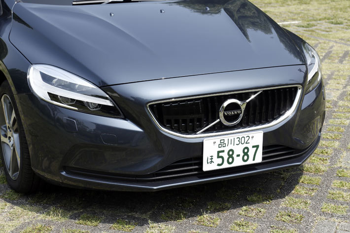 ボルボ V40 T3 モメンタム[FF] ＜アウディA3スポーツバック vs ボルボV40どっちが買い！？＞