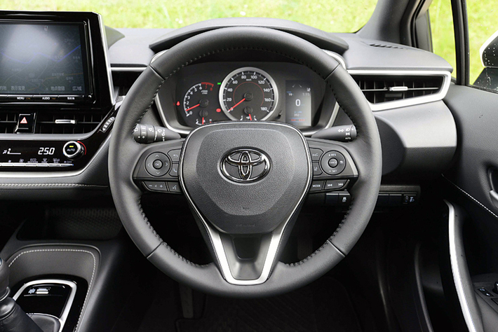 トヨタ カローラスポーツ 1.2リッターターボ MTモデル 内装