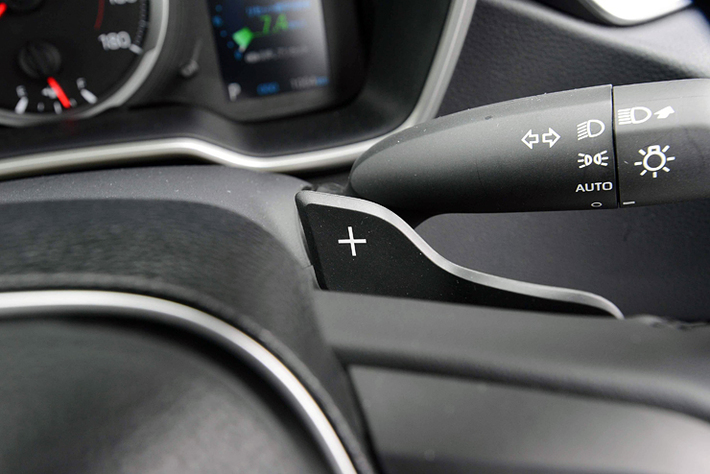 トヨタ カローラスポーツ 1.2リッターターボ 内装