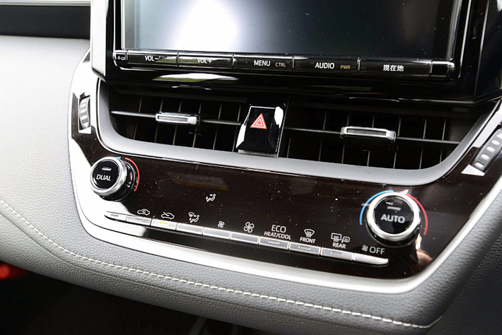 トヨタ カローラスポーツ 1.2リッターターボ 内装