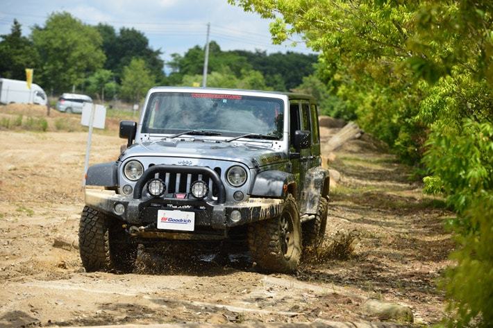 装着タイヤ：BFGoodrich マッドテレインT/A　KM3