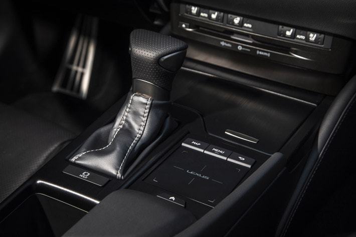 レクサス ES350 Fsport｜内装色：FBlack（Hadori）