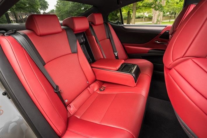 レクサス ES350 FSport｜内装色：Flare Red（Hadori）