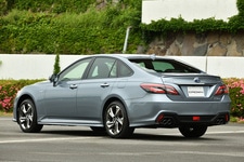 トヨタ 新型クラウン（プロトタイプ）RS Four 2.5リッターハイブリッド