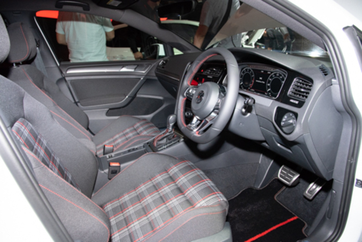 フォルクスワーゲン ポロ GTI AW カーボン調内装パネル フォルクスワーゲン ポロ GTI AW カーボン調内装パネル - メルカリ