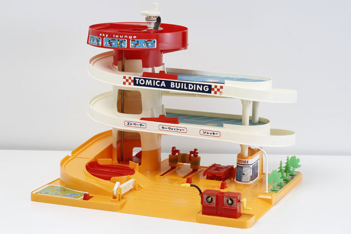 博物館級　1971年製　初代トミカビル　当時物 憧れの初代「トミカビル」出現にオジサンたちの涙がとまらない