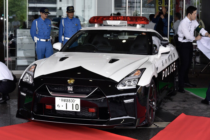 栃木県警に納車された日産 GT-Rのパトカー