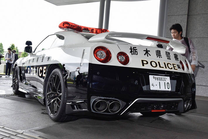 栃木県警に納車された日産 GT-Rのパトカー