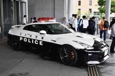 栃木県警に納車された日産 GT-Rのパトカー