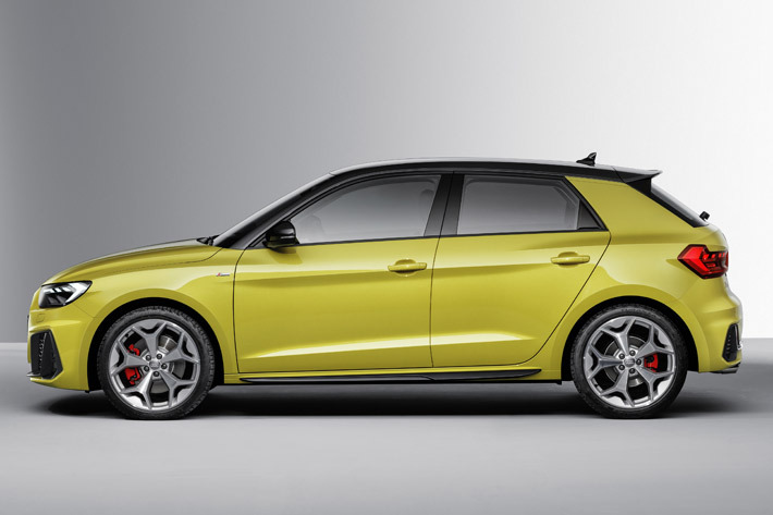 アウディ 新型 A1スポーツバック