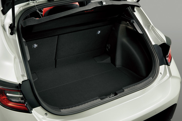 トヨタ 新型カローラスポーツ