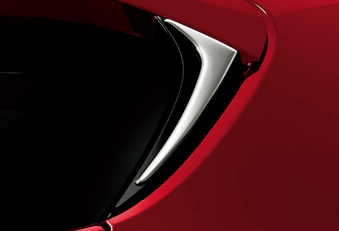 トヨタ 新型カローラスポーツ用 モデリスタカスタマイズアイテム