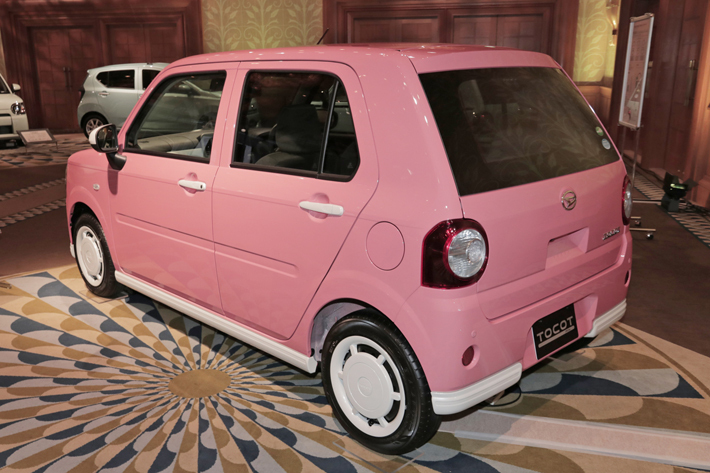 ダイハツ 新型TOCOT(トコット)　アナザースタイルパッケージ／スイートスタイル