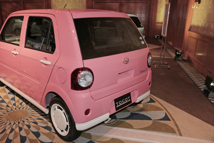 ダイハツ 新型TOCOT(トコット)　アナザースタイルパッケージ／スイートスタイル