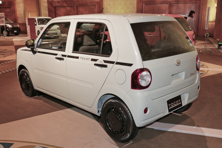 ダイハツ 新型TOCOT(トコット)　アナザースタイルパッケージ／クールスタイル