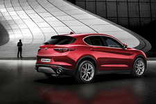 アルファロメオ ステルヴィオ