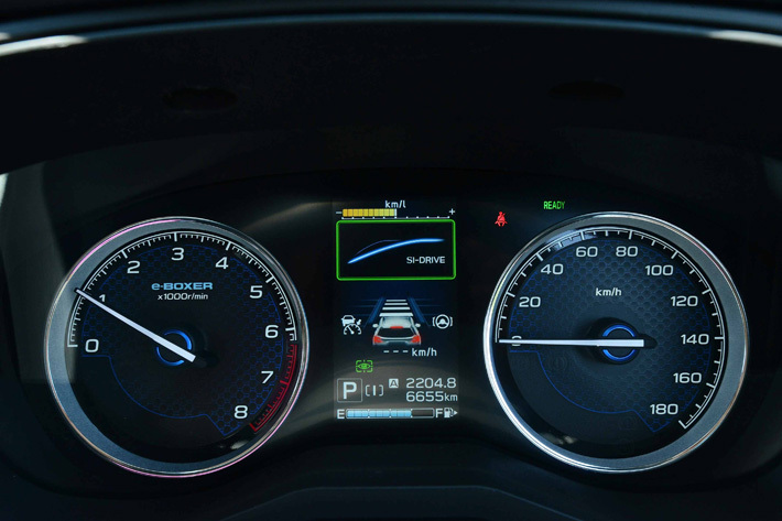 スバル 新型フォレスター Advance（アドバンス）