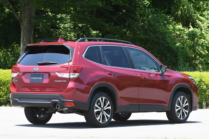 スバル 新型フォレスター Premium（プレミアム）