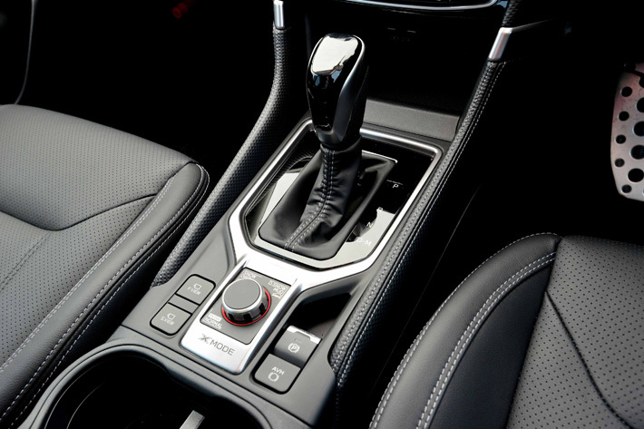 スバル 新型フォレスター Premium（プレミアム）