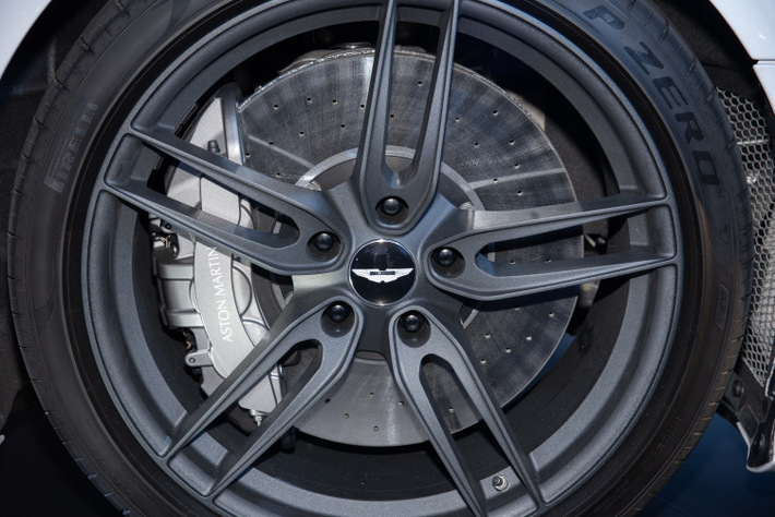 アストンマーティンDBS スーパーレッジェーラ