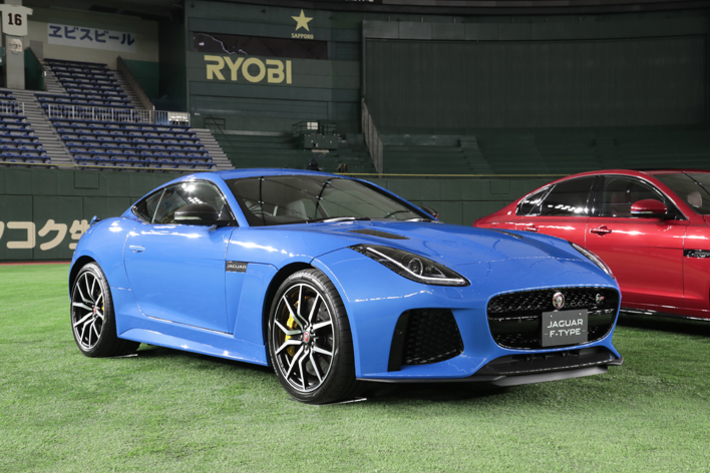 写真は2017年に行われた ジャガー・ランドローバー・ジャパン 読売巨人軍 オフィシャルカー契約 締結セレモニー