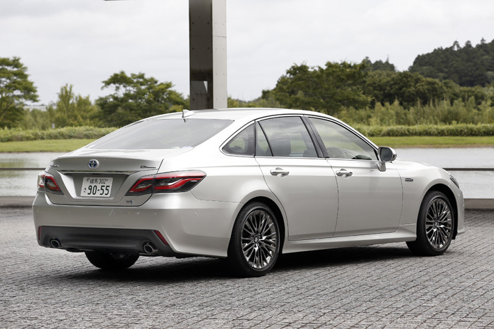 トヨタ 新型クラウン ハイブリッド 3.5 G Exective