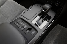 トヨタ　新型センチュリーシフト回り