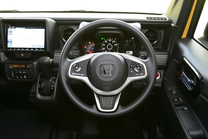 ホンダ 新型N-VAN／+STYLE FUN Honda SENSING／プレミアムイエロー・パールII